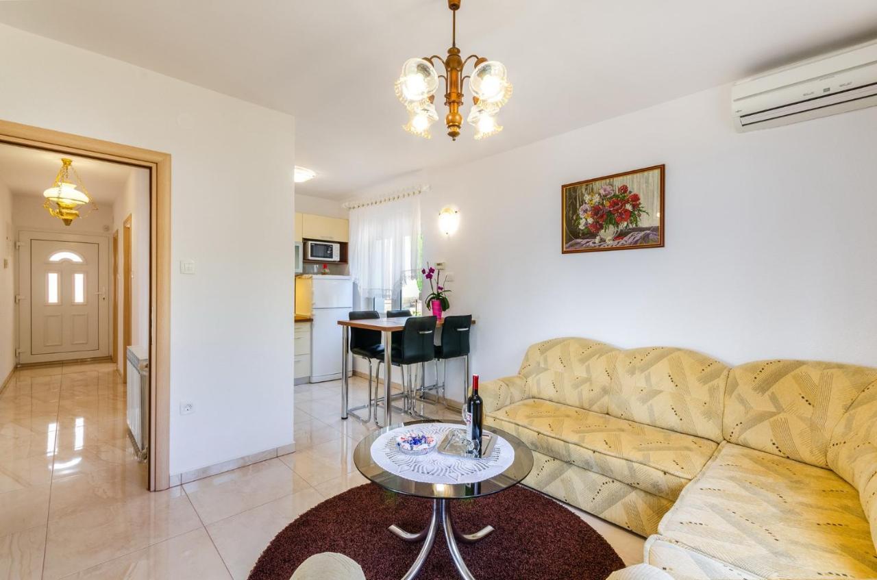 Apartment In Novi Vinodolski 15274 Povile Bagian luar foto