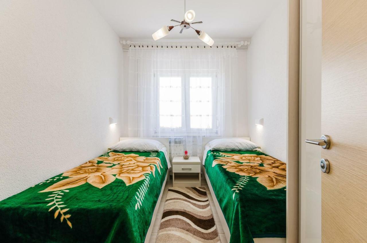 Apartment In Novi Vinodolski 15274 Povile Bagian luar foto