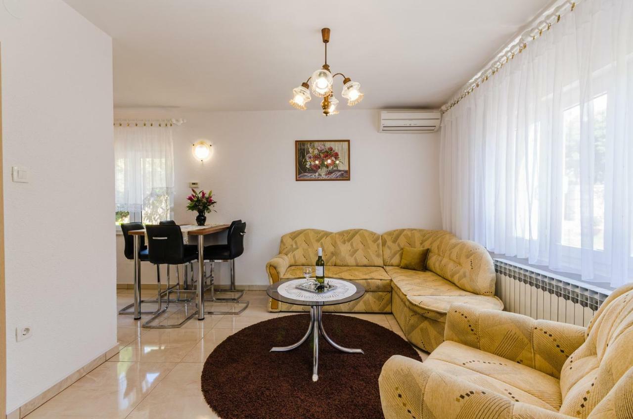 Apartment In Novi Vinodolski 15274 Povile Bagian luar foto
