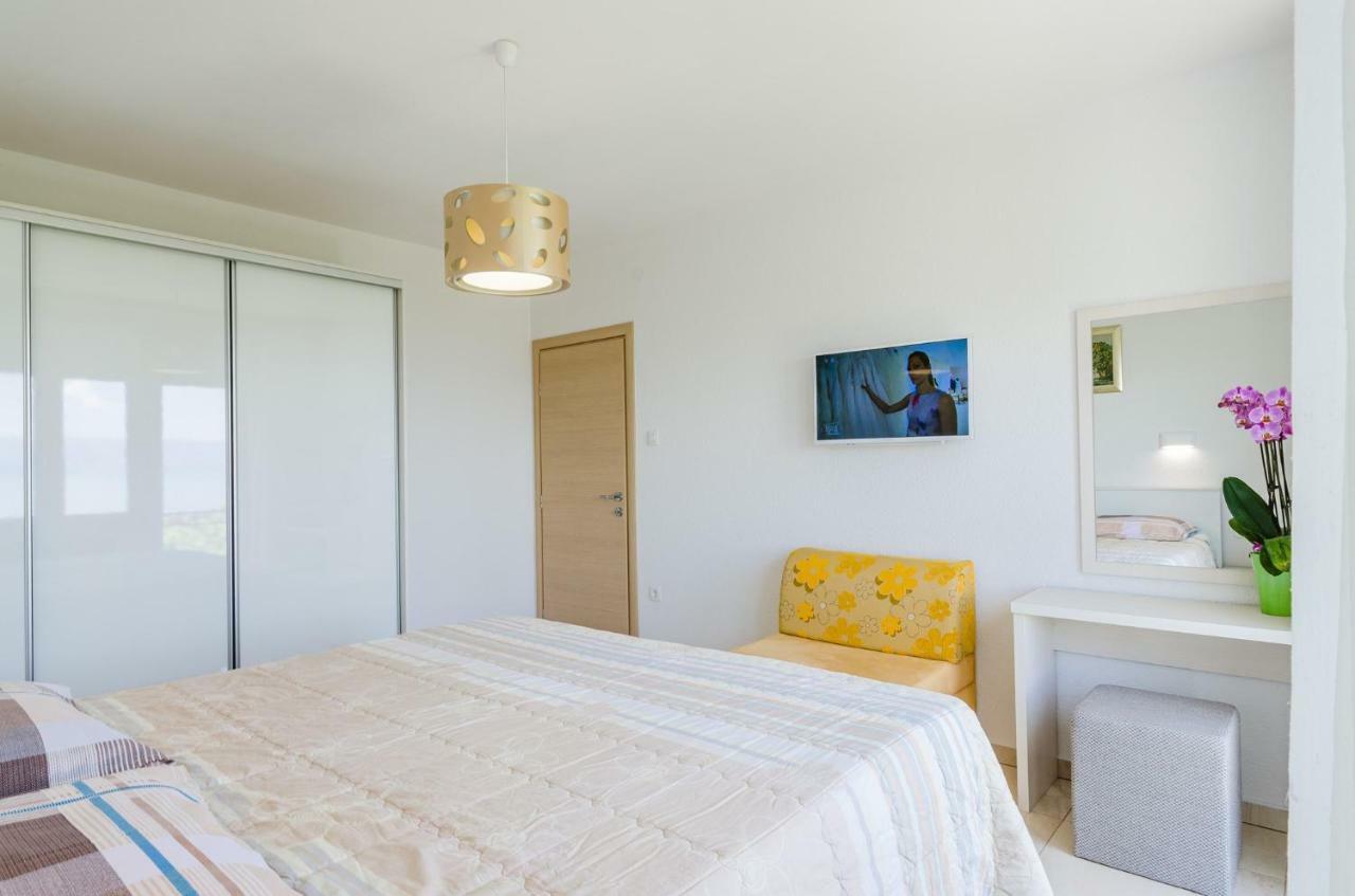 Apartment In Novi Vinodolski 15274 Povile Bagian luar foto